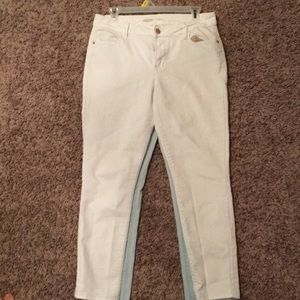 White jeans from Old Navy
